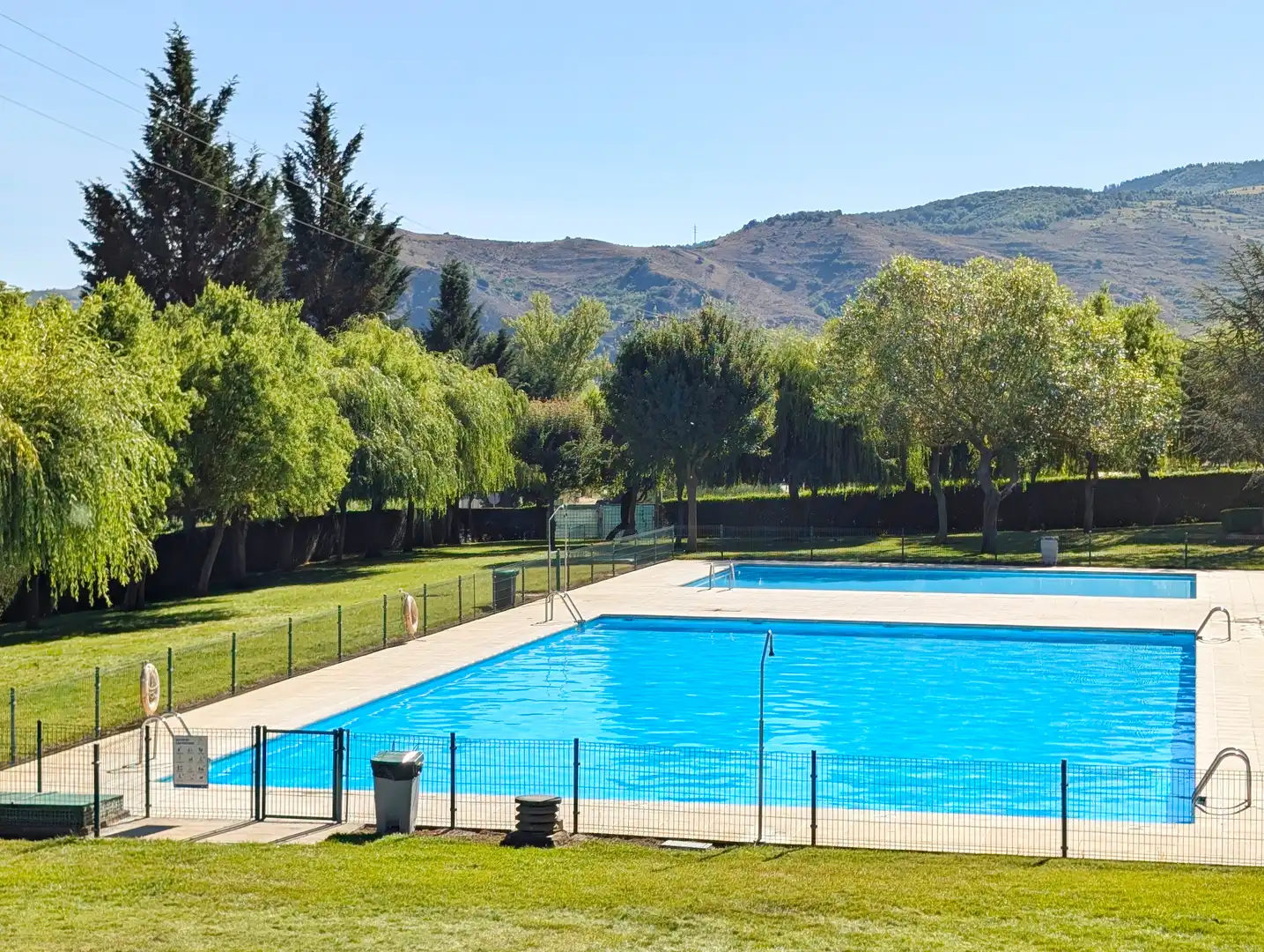 Swimming pool of Houses for sale in Zorraquín  with Heating, Private garden and Parquet flooring