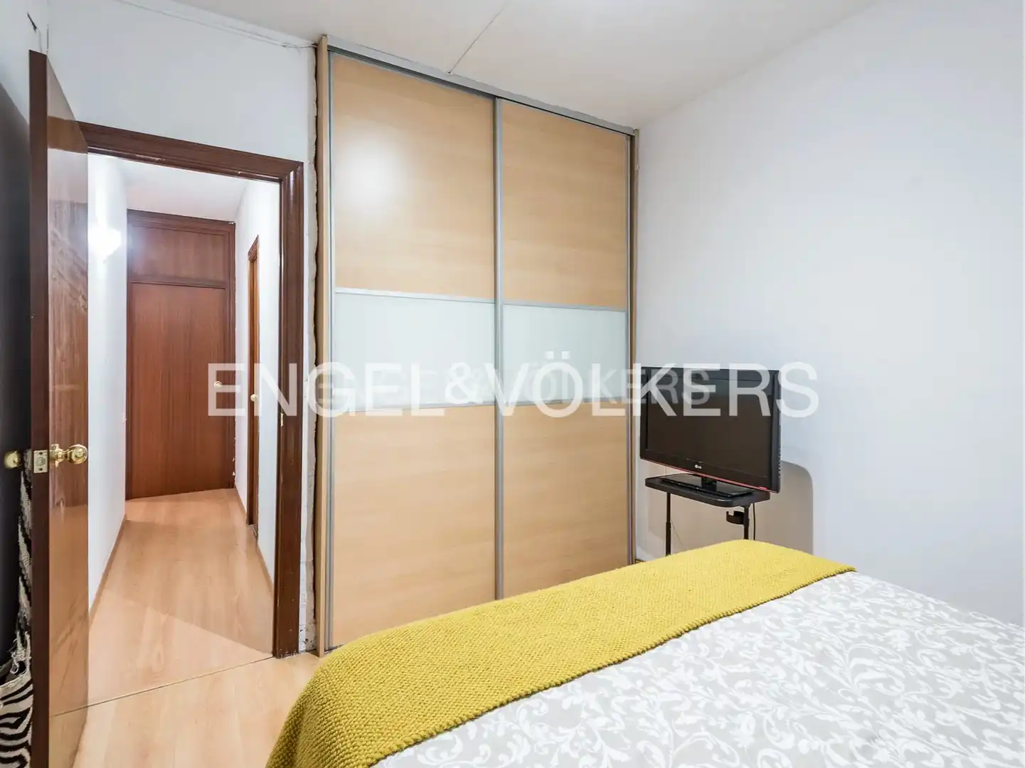 Bedroom of Flat for sale in Barcelona  with Air Conditioner and Heating