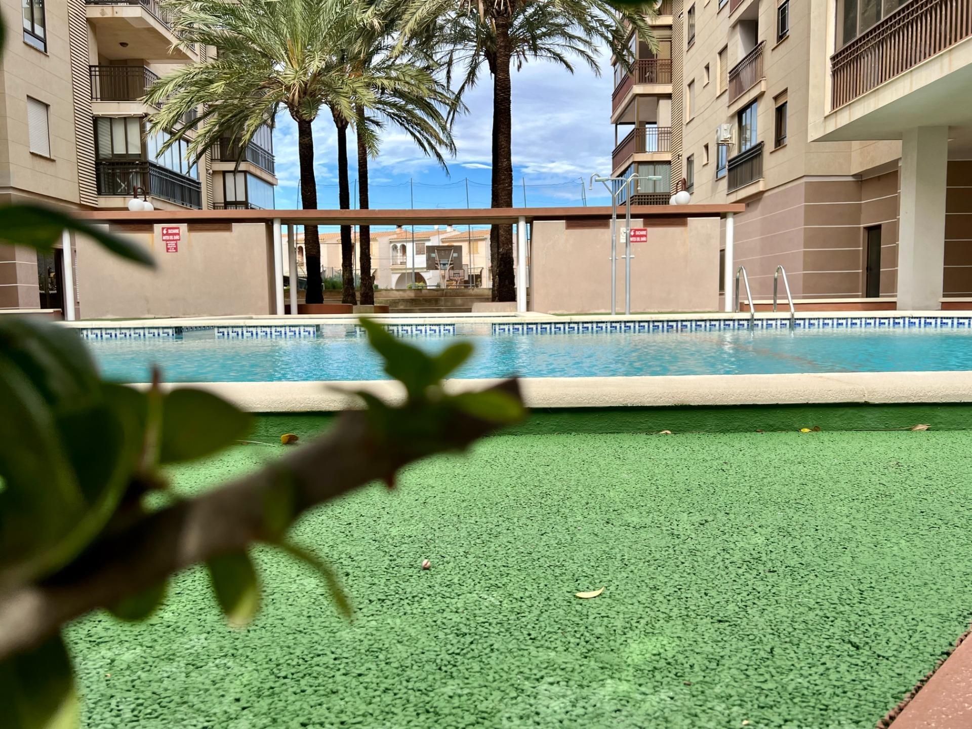 Piscina de Apartament de lloguer en Benicasim / Benicàssim amb Aire condicionat, Jardí privat i Terrassa