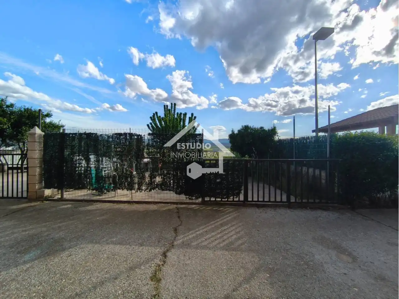 Parking de Casa o chalet en venta en Mendavia con Calefacción, Jardín privado y Parquet