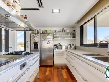 Casa con jardín en venta en NURIA 2