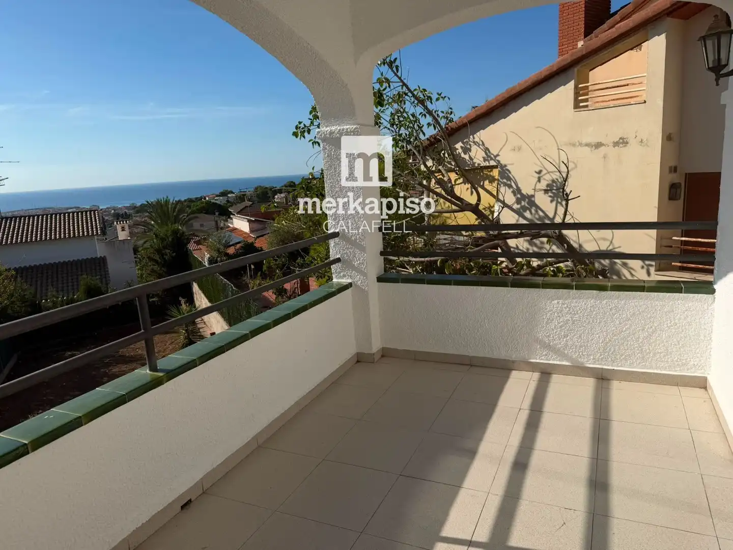 Vista exterior de Casa o xalet en venda en Calafell amb Jardí privat i Terrassa
