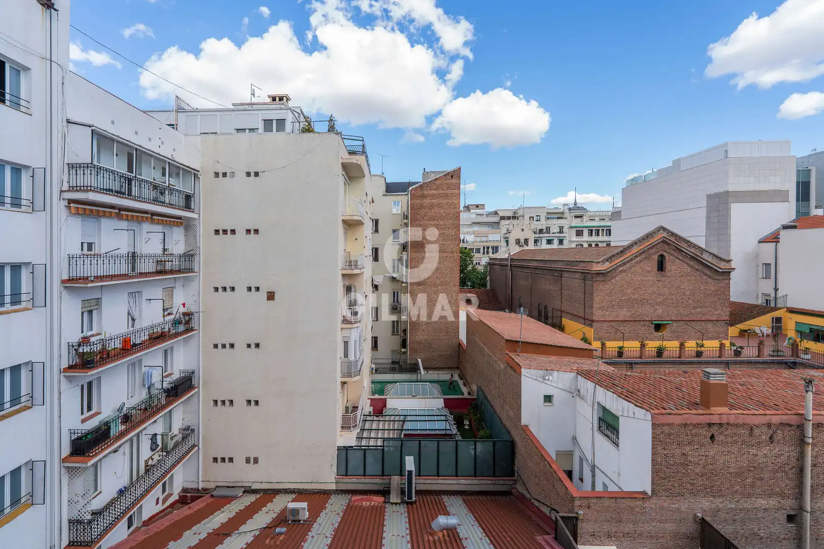 Vista exterior de Apartamento en venta en Madrid con Calefacción