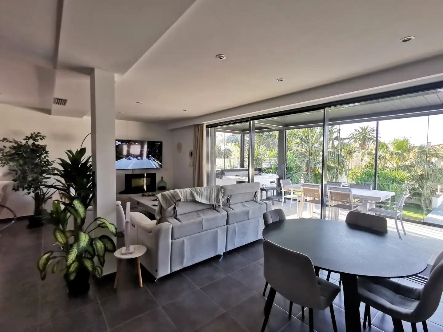 Sala de estar de Casa o chalet en venta en Empuriabrava con Aire acondicionado, Calefacción y Jardín privado