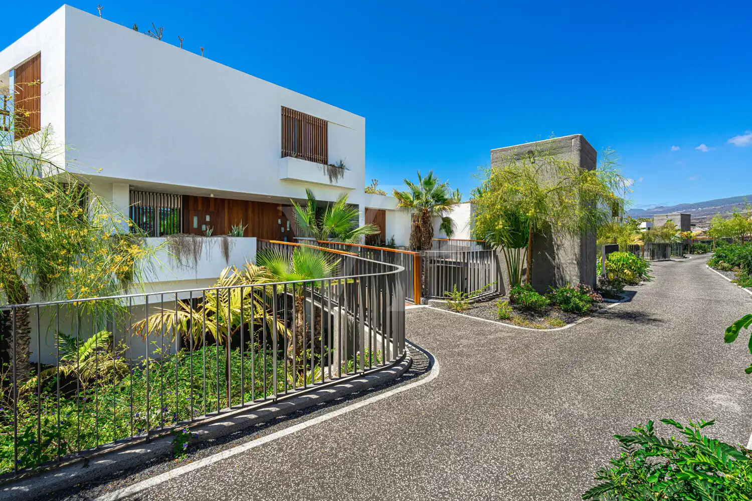 Außenansicht von Dachboden zum Verkauf in Guía de Isora mit Klimaanlage, Terrasse und Balkon