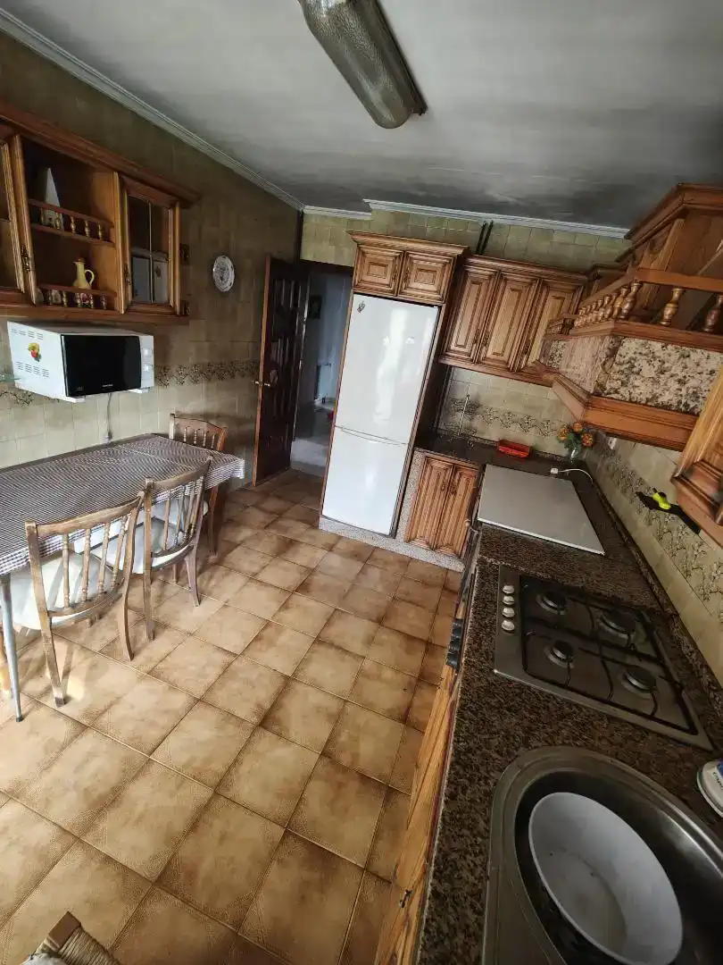 Cuina de Casa o xalet en venda en O Carballiño   amb Balcó