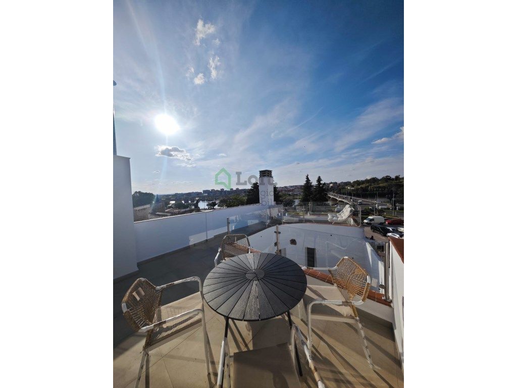 Exterior view of Duplex for sale in Badajoz Capital  with Terrace