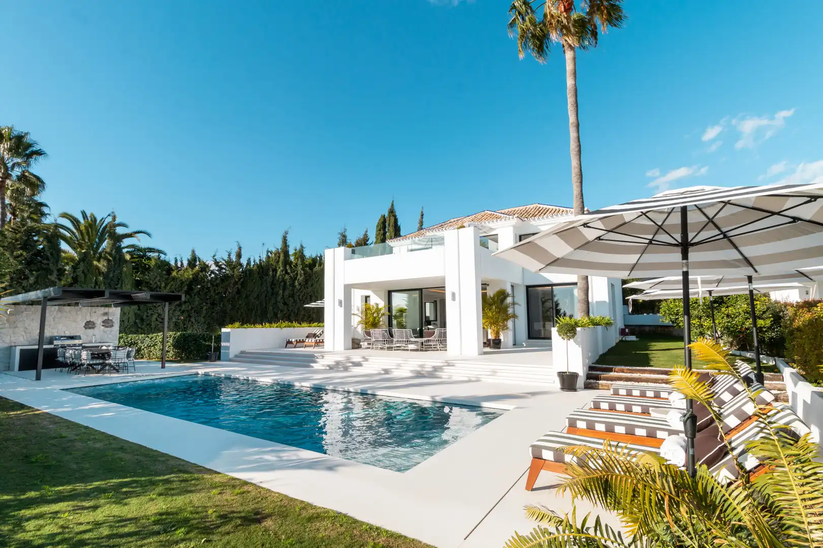Casa amb piscina en venda a Nueva Andalucía, imagen 7