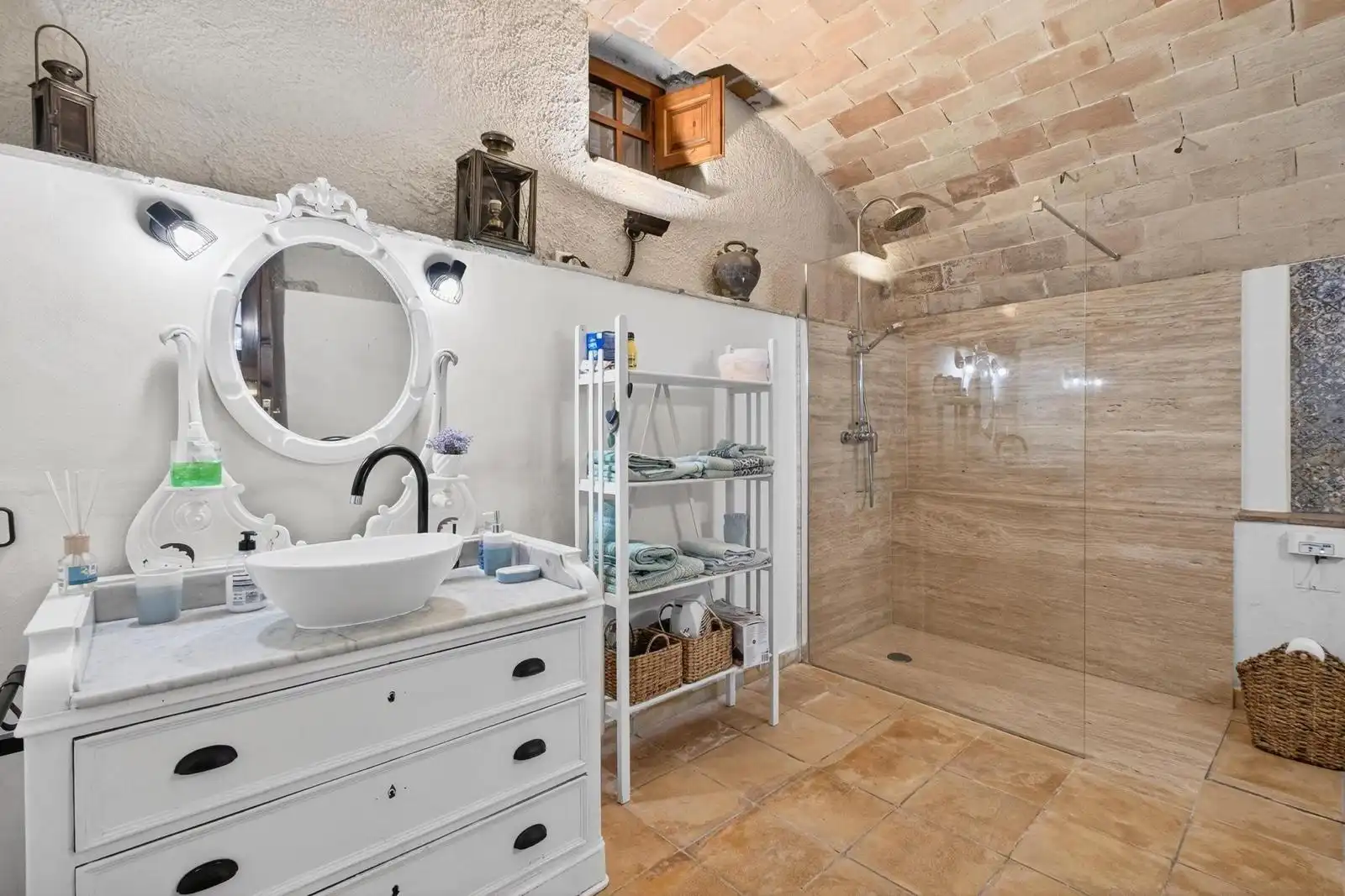 Casa rústica con piscina en venta en Carrer Carrer Castell, imagen 37