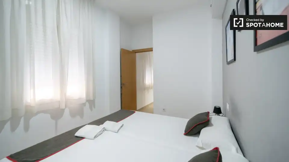 Habitación de Piso de alquiler en Valencia con Aire acondicionado, Calefacción y Amueblado
