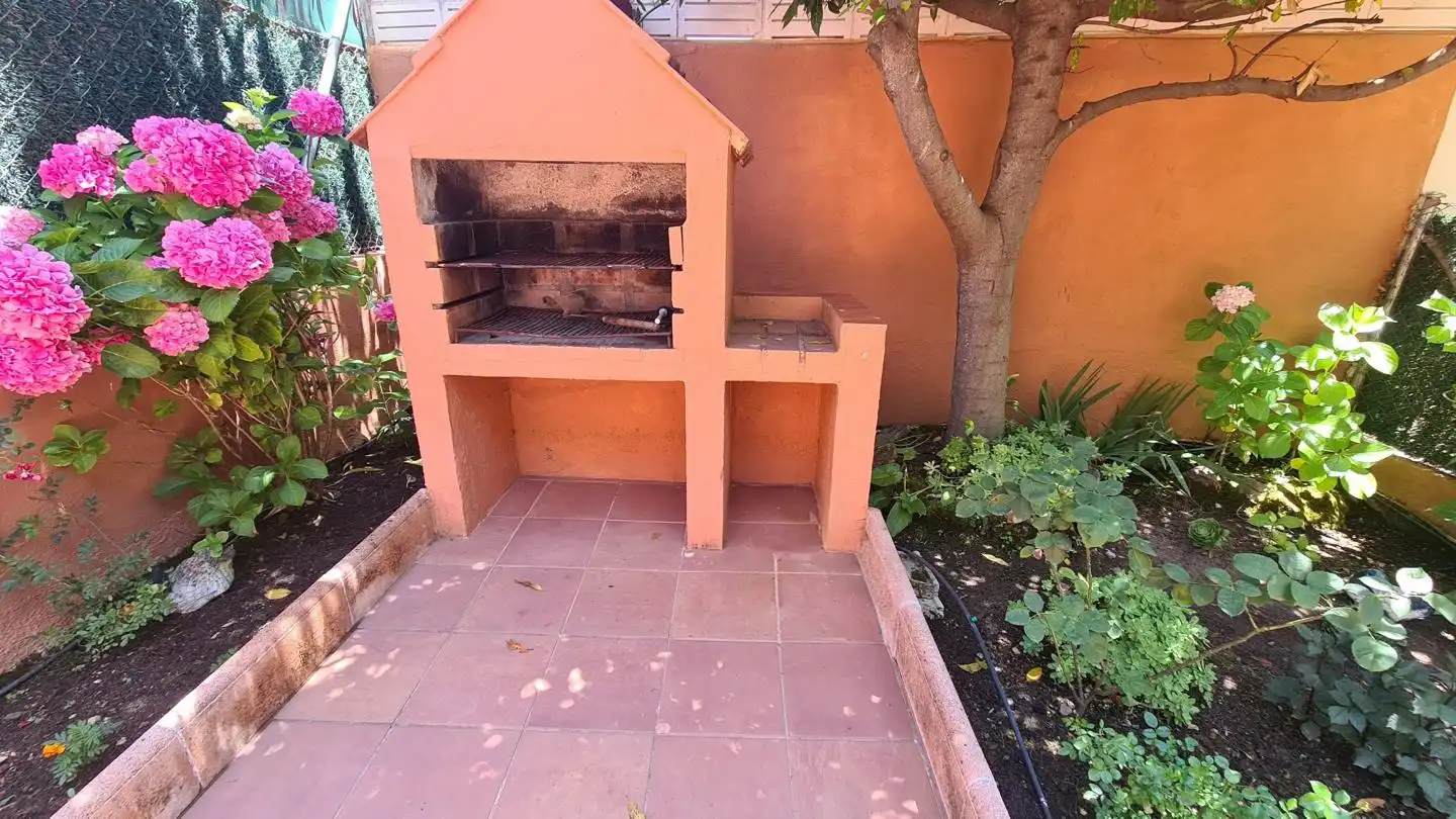 Garden of Houses for sale in La Adrada   with Private garden, Storage room and Balcony