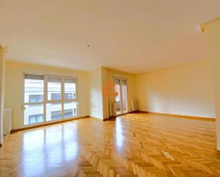 Living room of Flat to rent in León Capital   with Heating, Parquet flooring and Terrace