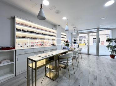Business premises for sale in Artigues - Llefià