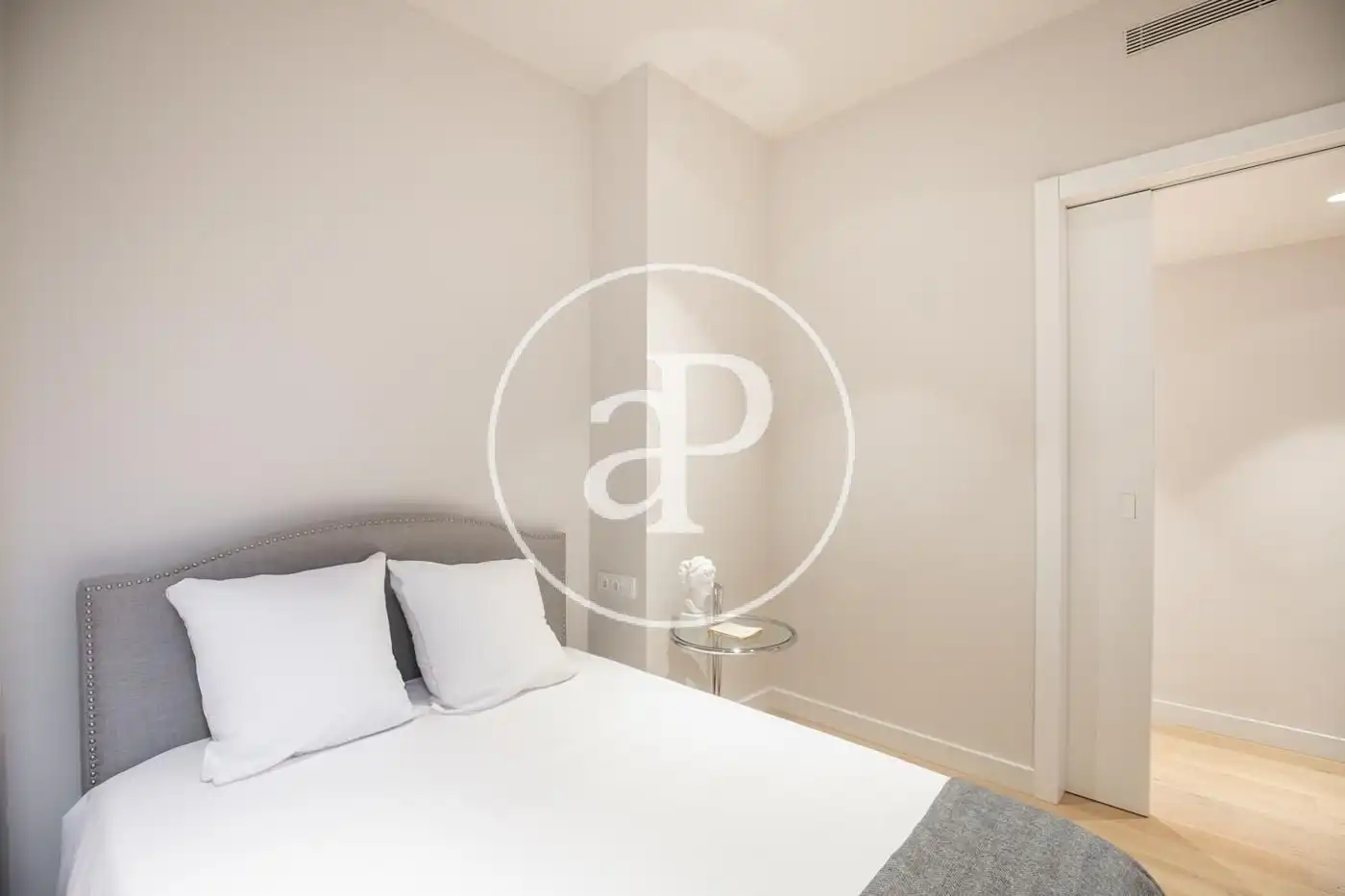 Habitación de Piso en venta en Barcelona con Aire acondicionado, Calefacción y Amueblado