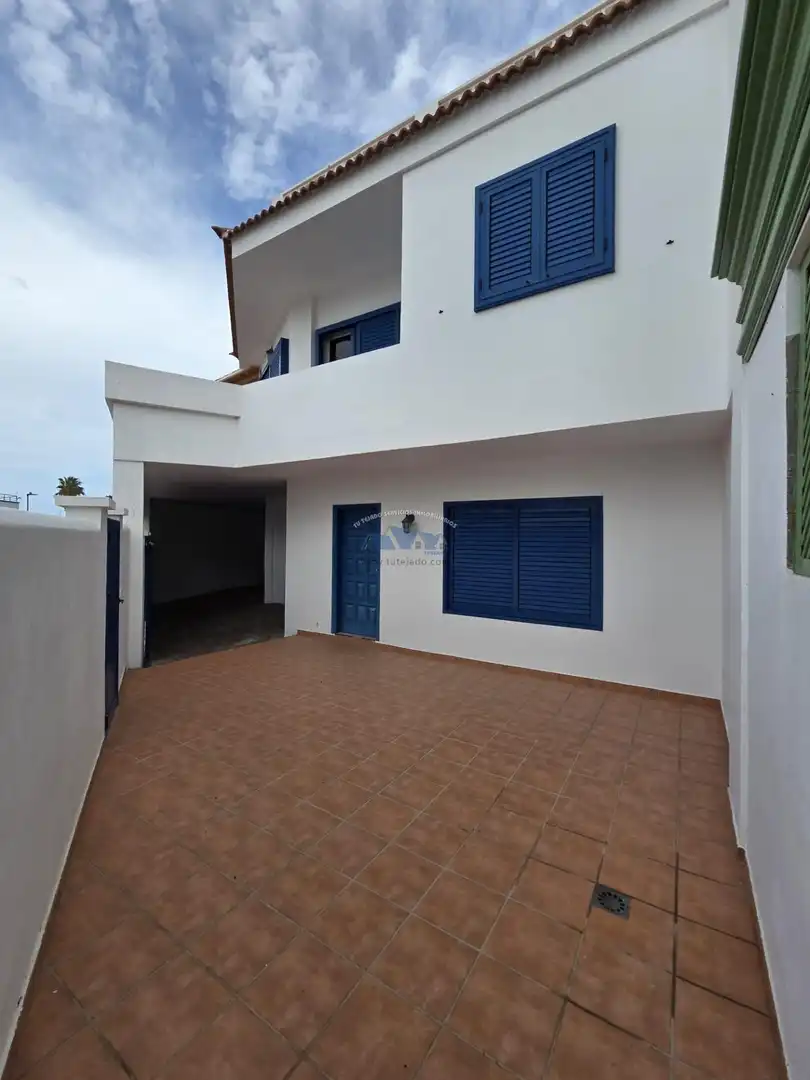 Vista exterior de Casa o xalet en venda en Puerto de Santiago