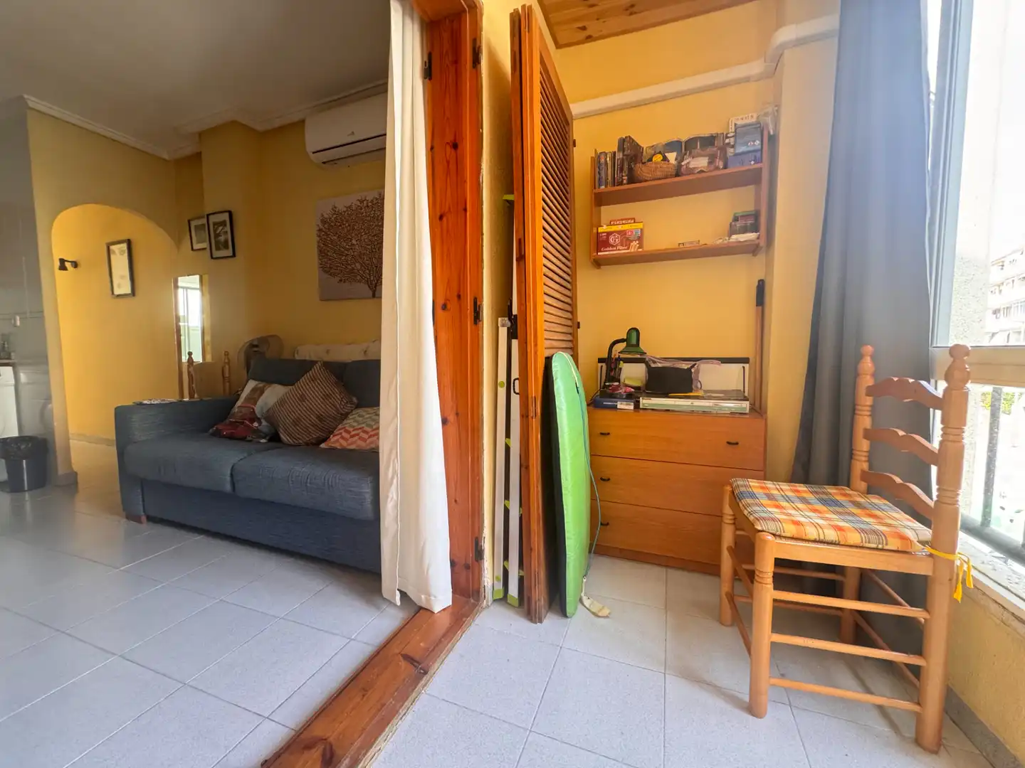 Sala d'estar de Estudi en venda en Torrevieja amb Aire condicionat, Moblat i Rentadora