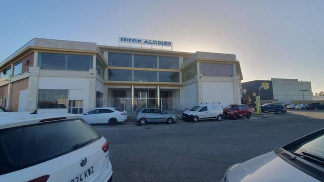 Local comercial en Alquiler en Calle SEGADORAS, 1 en La Algaba