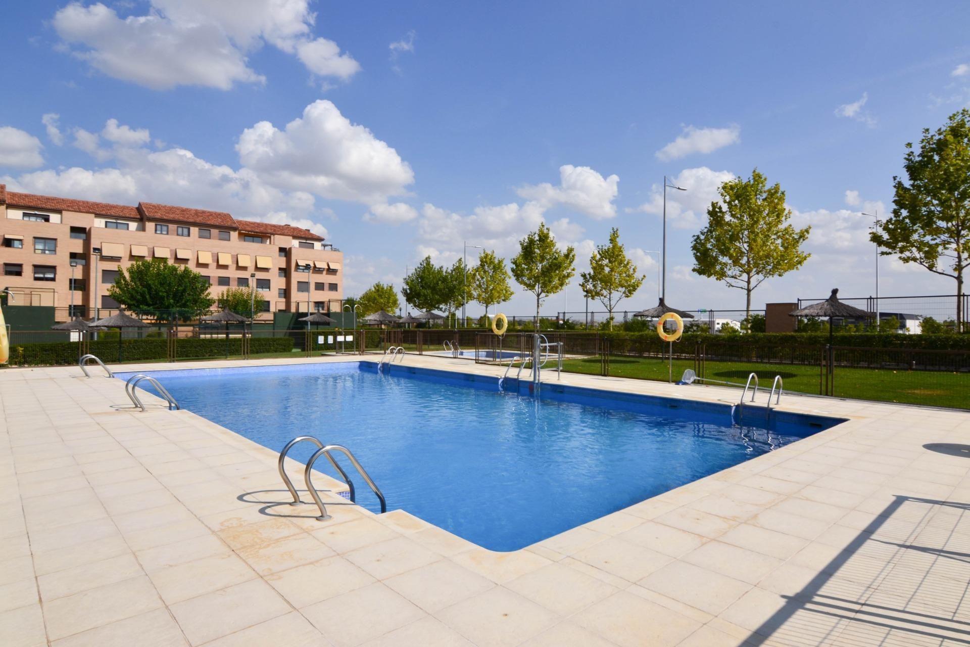 Swimming pool of Flat for sale in Navalcarnero  with Air Conditioner, Heating and Storage room