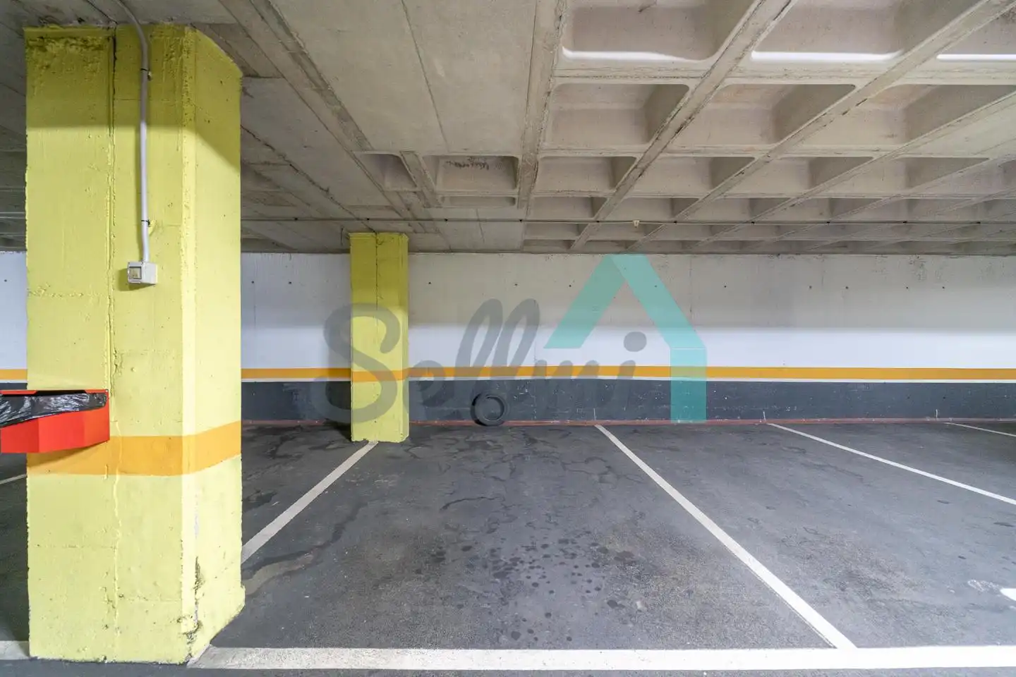 Parking of Flat for rent in Oviedo   with Heating, Parquet flooring and Terrace