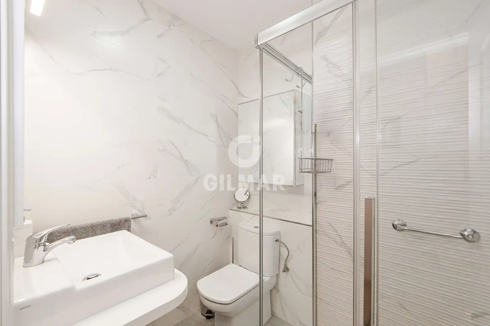 Bathroom of Flat for sale in Sevilla  with Heating, Storage room and Balcony