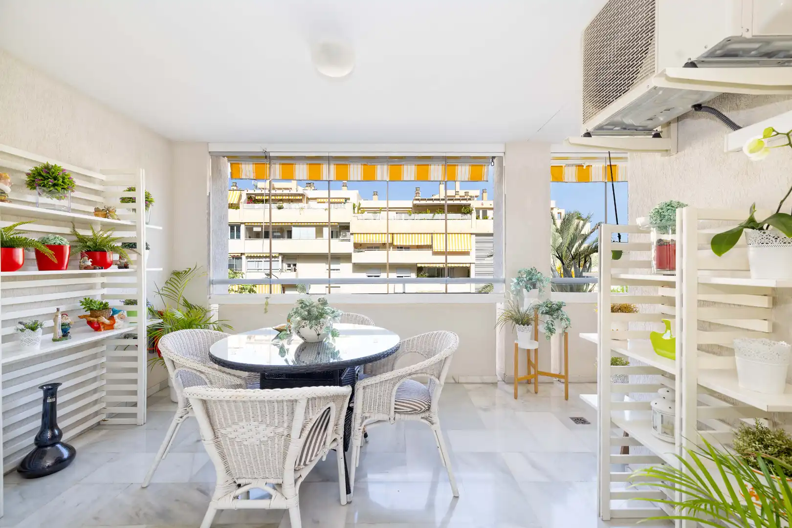 Terrasse von Wohnung zum Verkauf in Málaga mit Klimaanlage, Privatgarten und Abstellraum