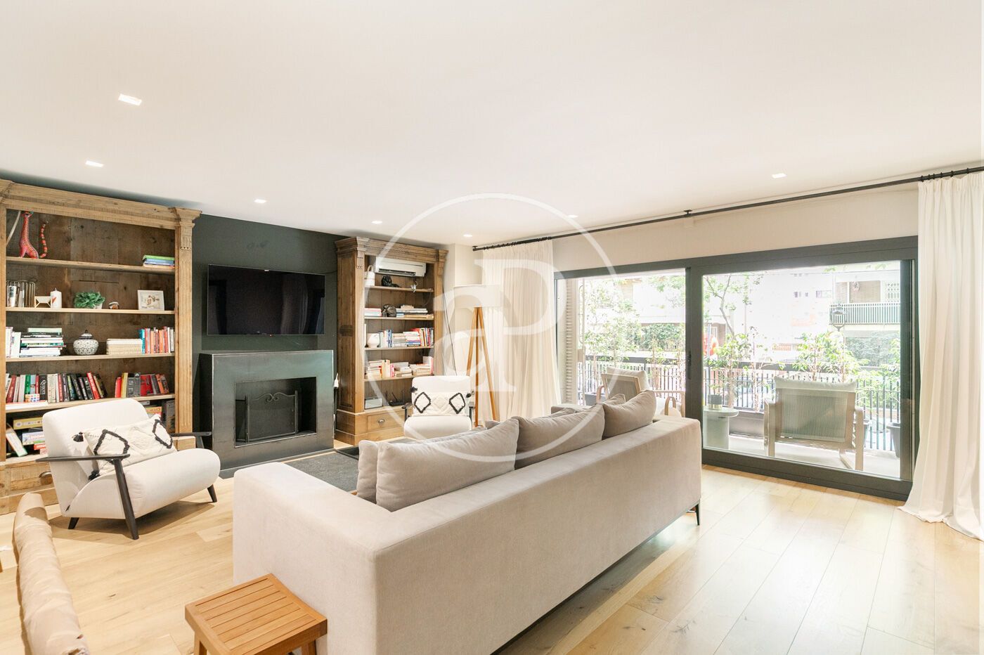 Living room of Flat for sale in  Barcelona Capital  with Air Conditioner, Heating and Terrace