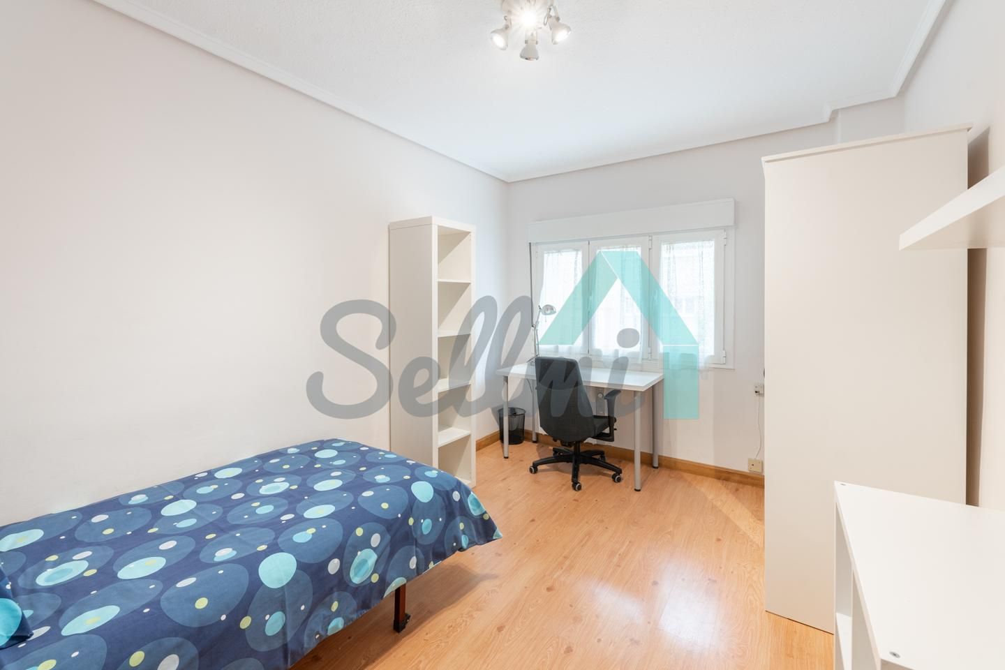 Habitación de Piso para compartir en Oviedo  con Calefacción, Amueblado y Internet