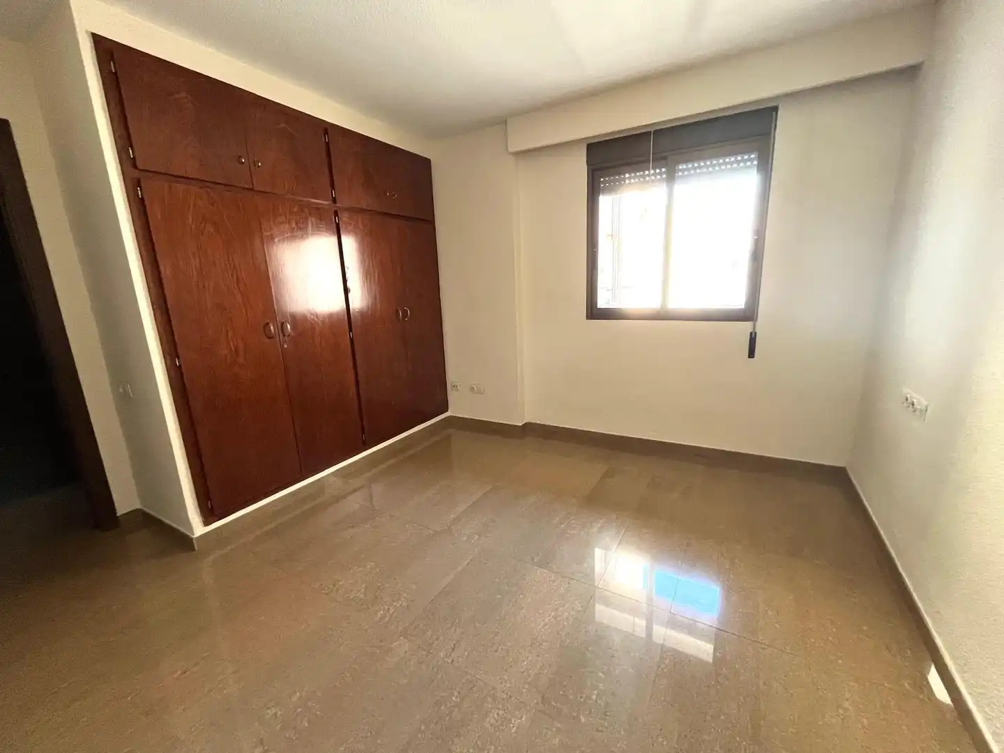 Habitación de Piso de alquiler en Valencia con Aire acondicionado, Amueblado y Balcón