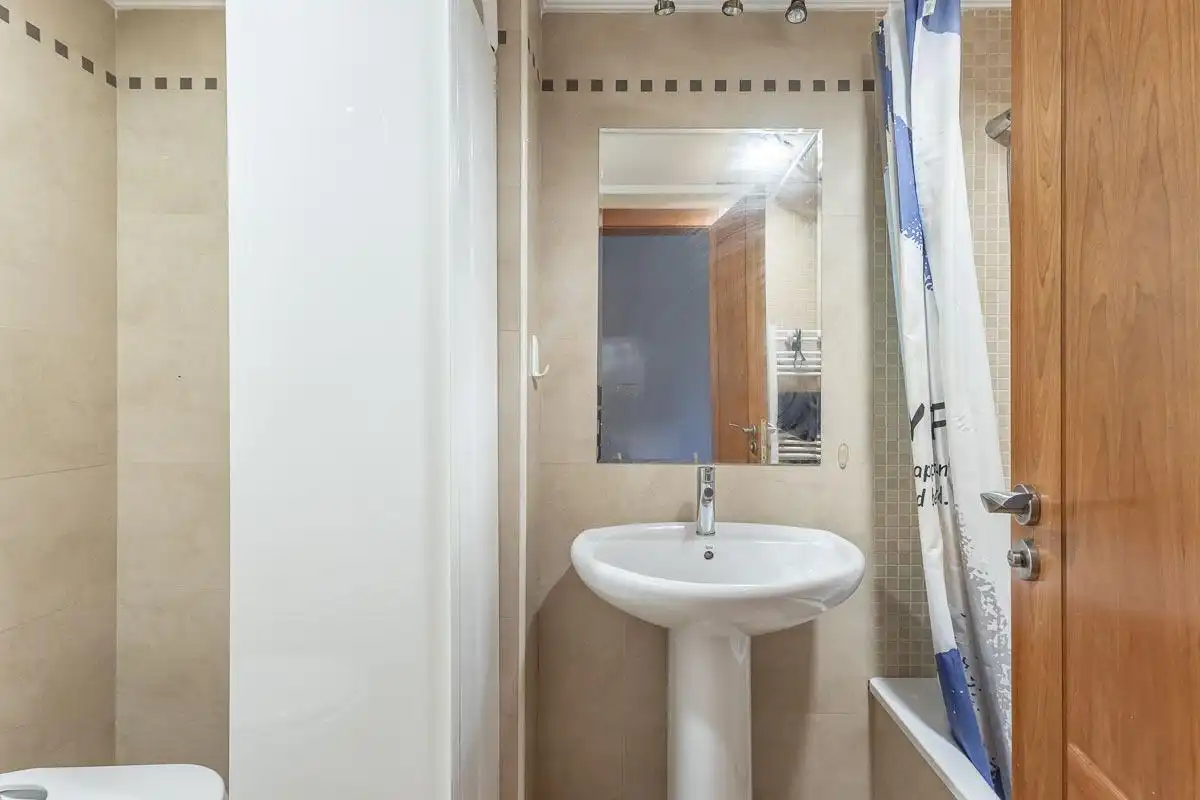 Bathroom of Flat for sale in Granada  with Air Conditioner, Heating and Private garden