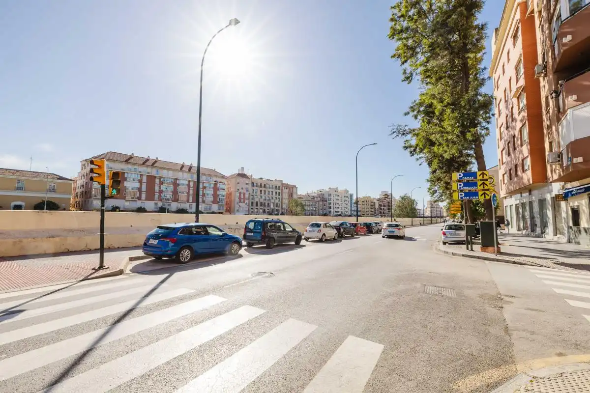 Außenansicht von Geschaftsraum zum Verkauf in Málaga mit Klimaanlage, Heizung und Terrasse