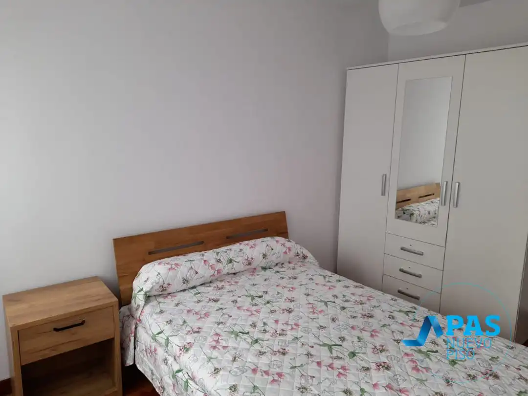 Bedroom of Flat for rent in Santander  with Heating and Furnished