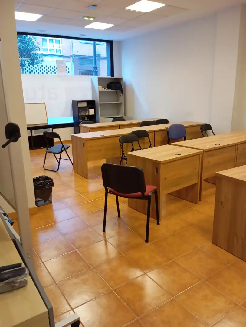 Oficina de alquiler en Oviedo  con Calefacción