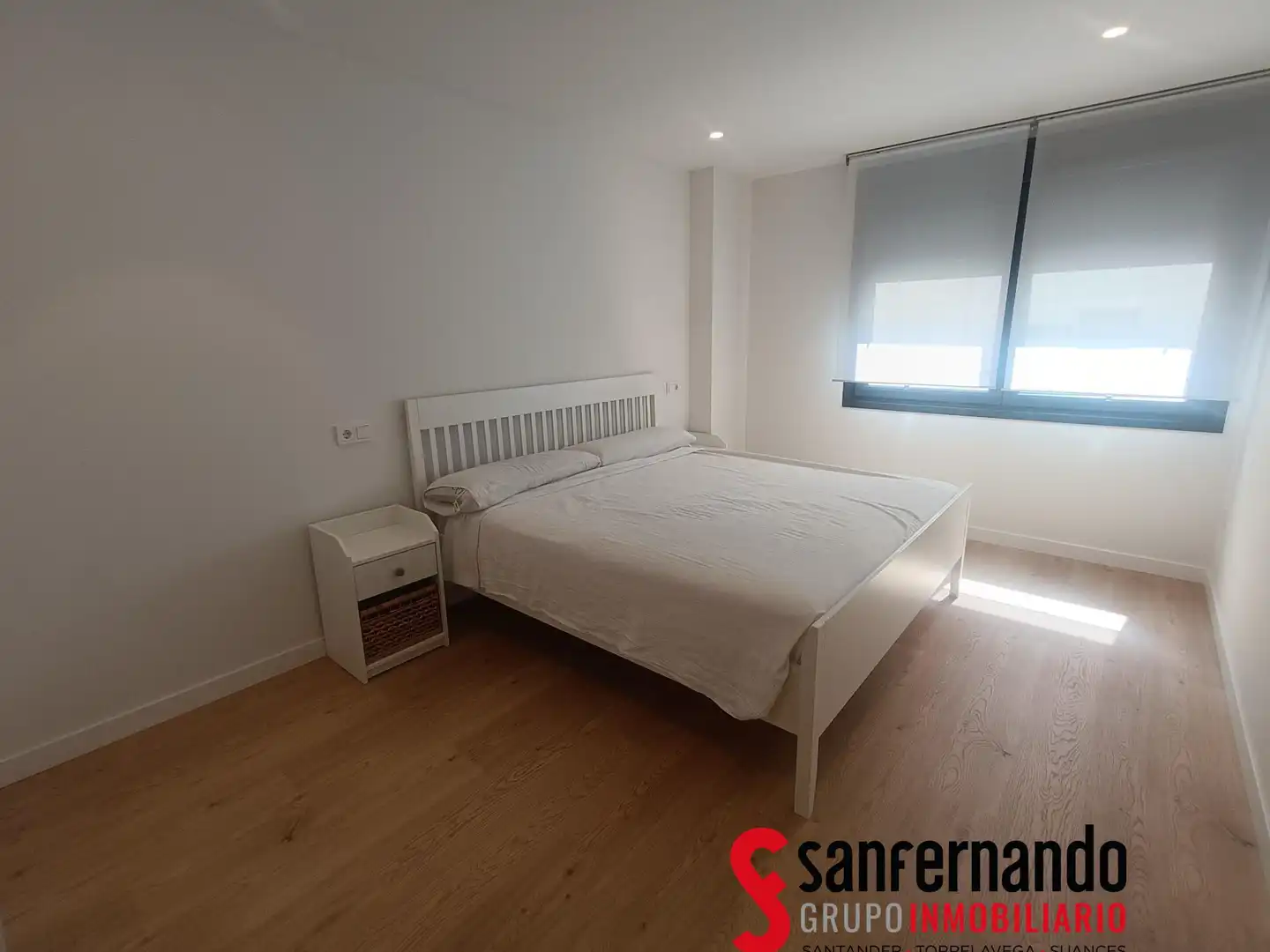 Schlafzimmer von Wohnung zur Miete in Santander mit Heizung, Möbliert und Balkon