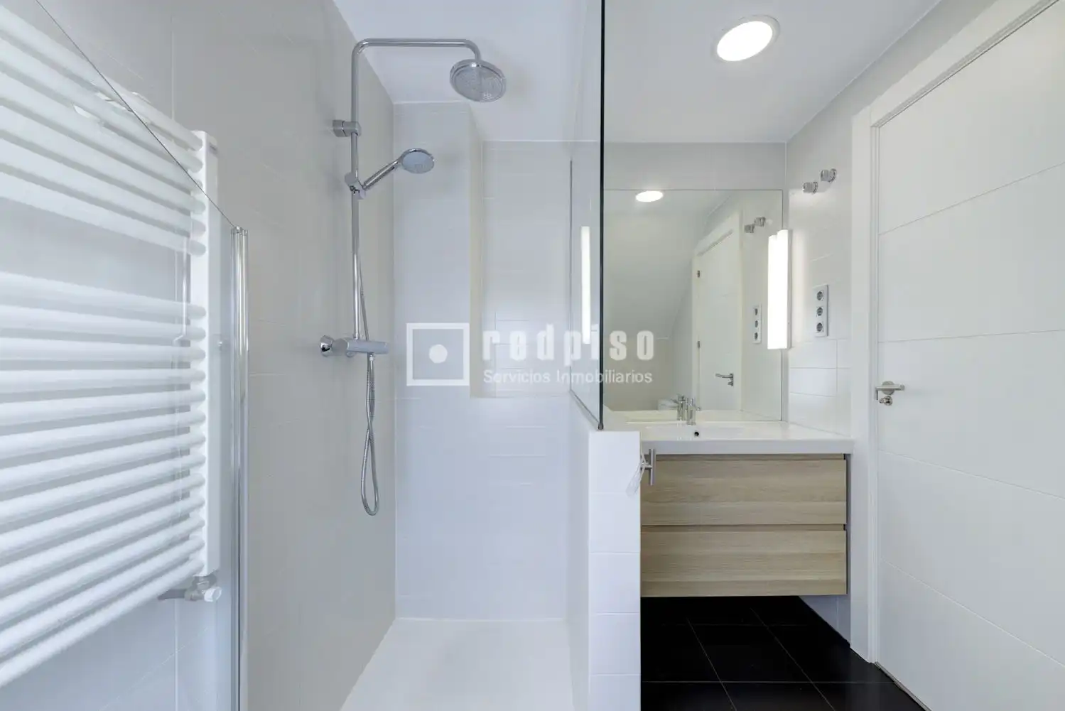 Baño de Ático en venta en Pozuelo de Alarcón con Calefacción, Jardín privado y Terraza