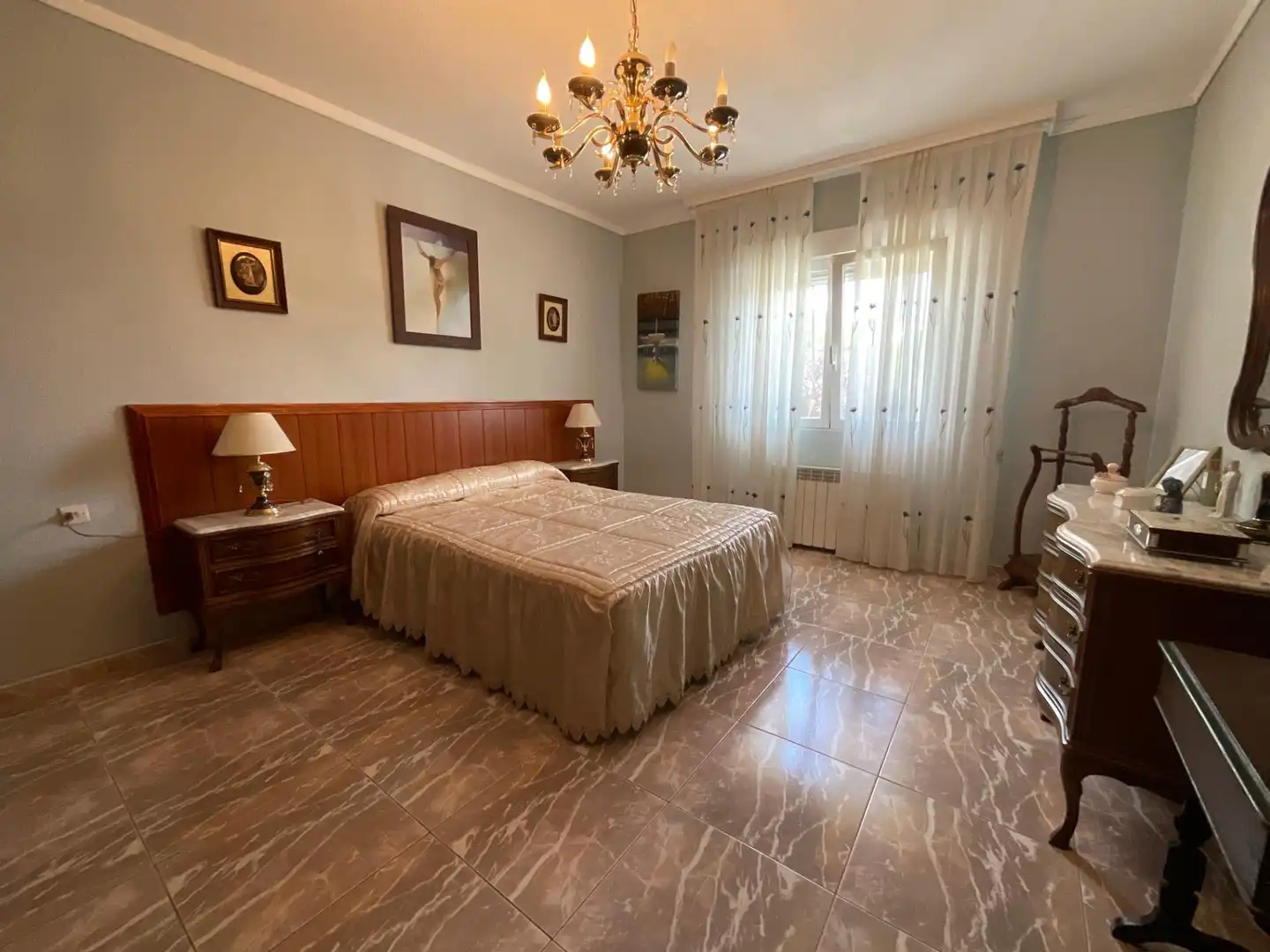 Dormitori de Casa adosada en venda en Griñón amb Calefacció i Moblat