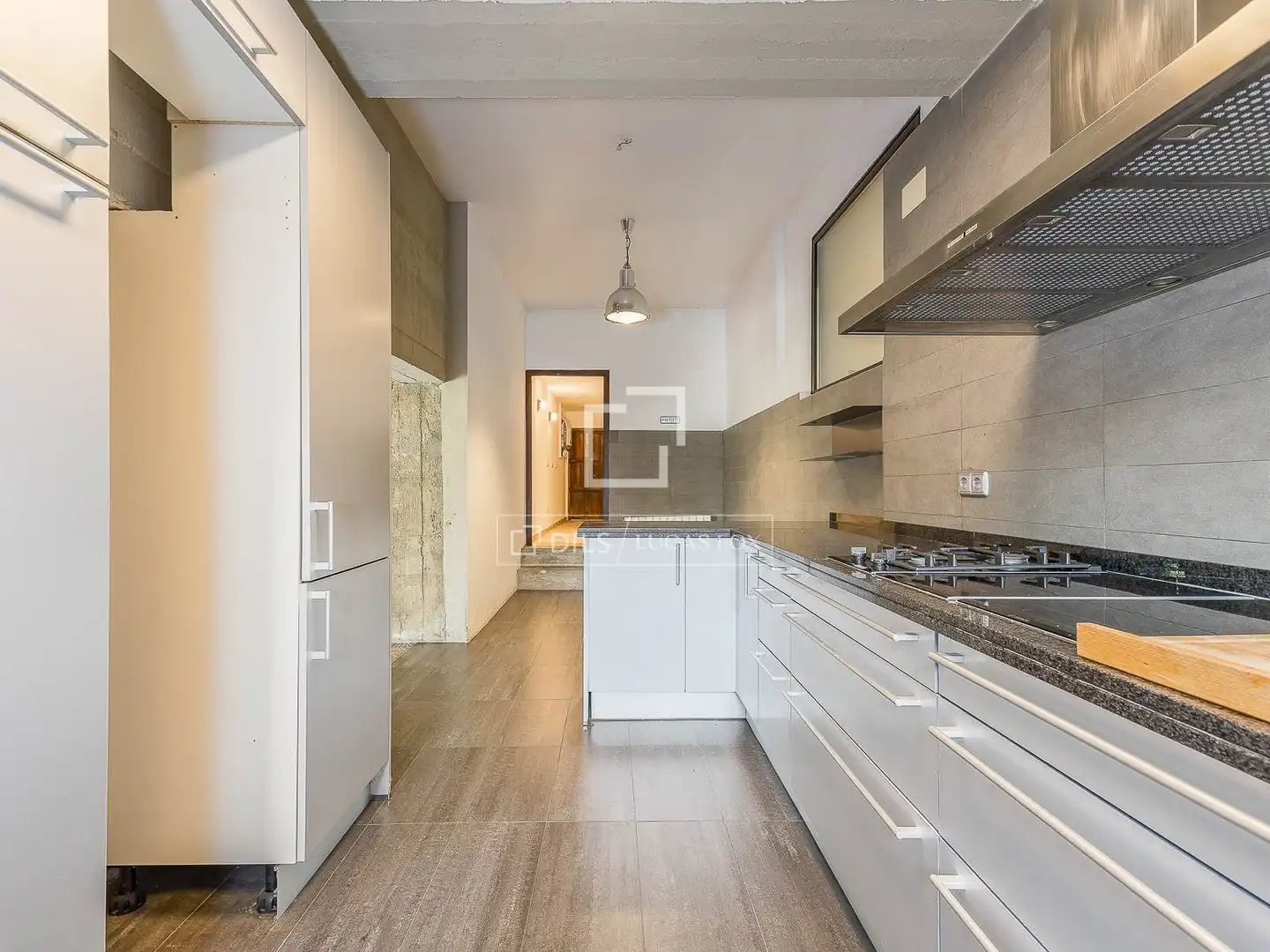 Cocina de Casa o chalet en venta en Barcelona con Aire acondicionado, Calefacción y Jardín privado