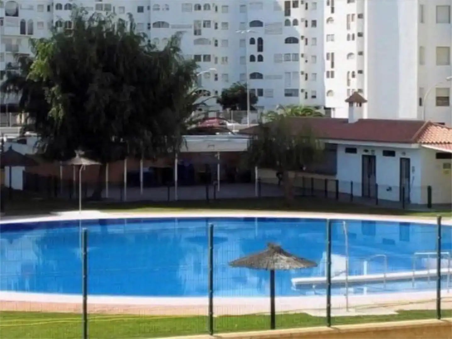 Schwimmbecken von Wohnung zur Miete in Valdelagrana