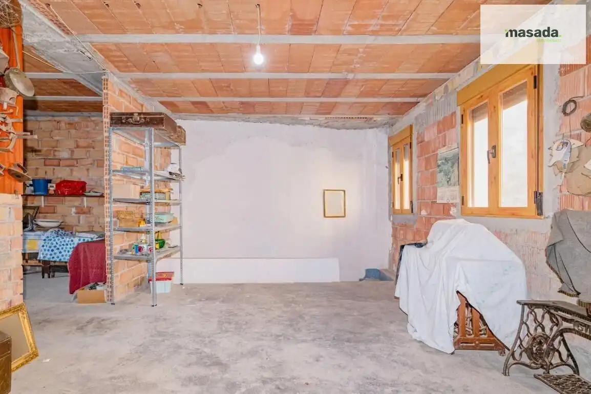 Casa adosada en venta en Montefrío