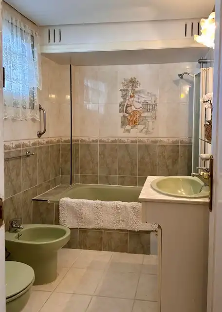Bany de Pis en venda en Torremolinos amb Terrassa, Moblat i Piscina comunitària