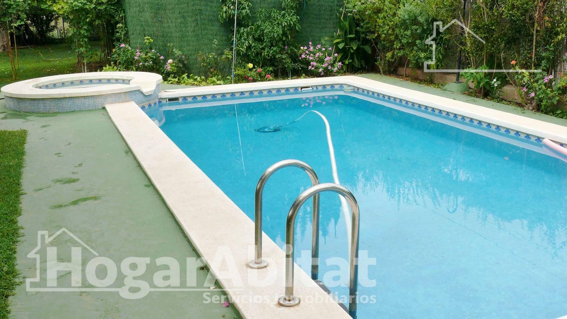 Swimming pool of House or chalet for sale in Moncofa  with Air Conditioner, Heating and Private garden