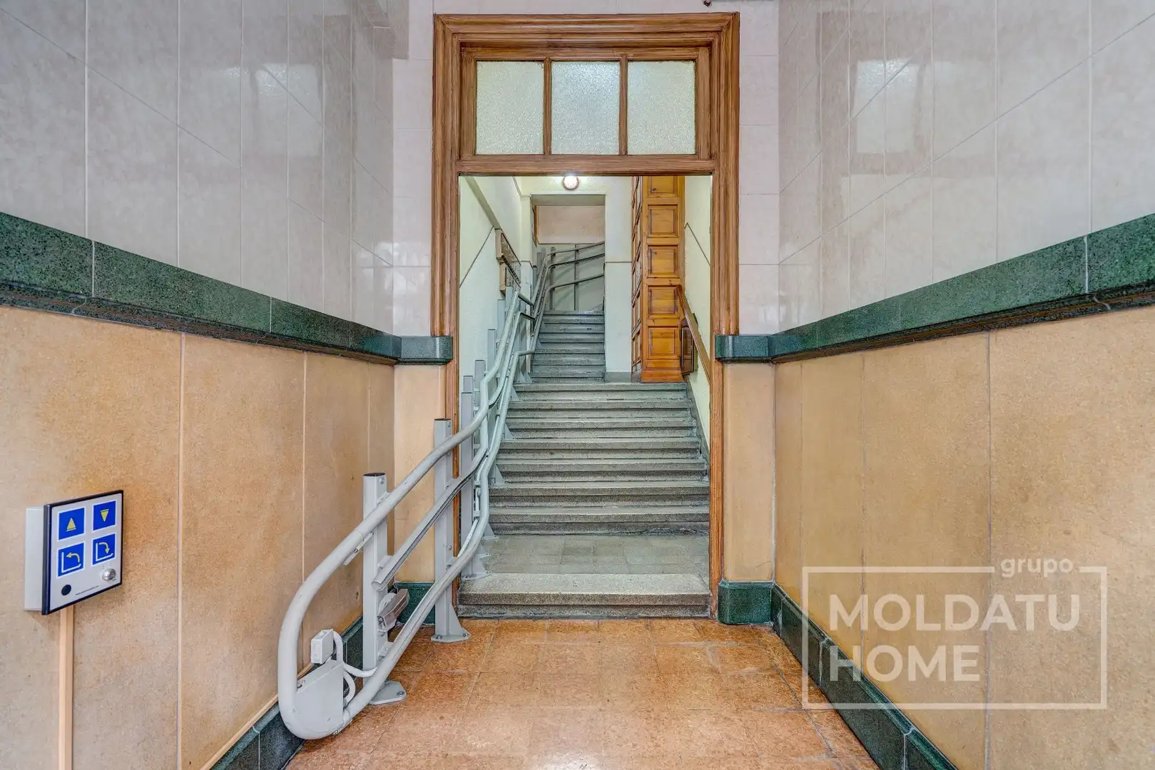 Piso en venta en Irun  con Calefacción, Trastero y Amueblado