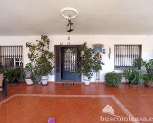 Casa o xalet en venda en Linares amb Piscina