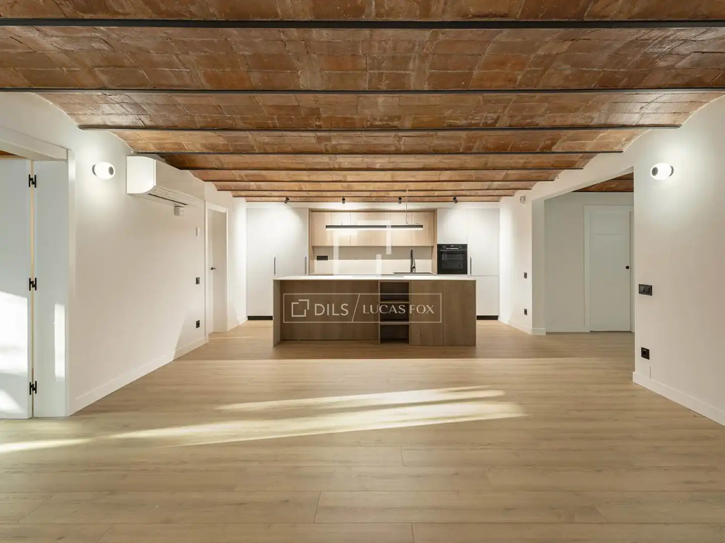 Cuina de Pis en venda en Barcelona amb Aire condicionat, Parquet i Traster