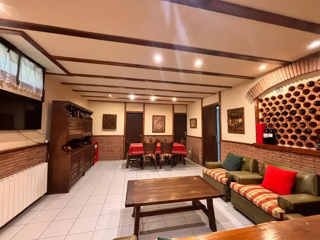 Einfamilien-Reihenhaus zum Verkauf in Sopela mit Heizung, Privatgarten und Terrasse