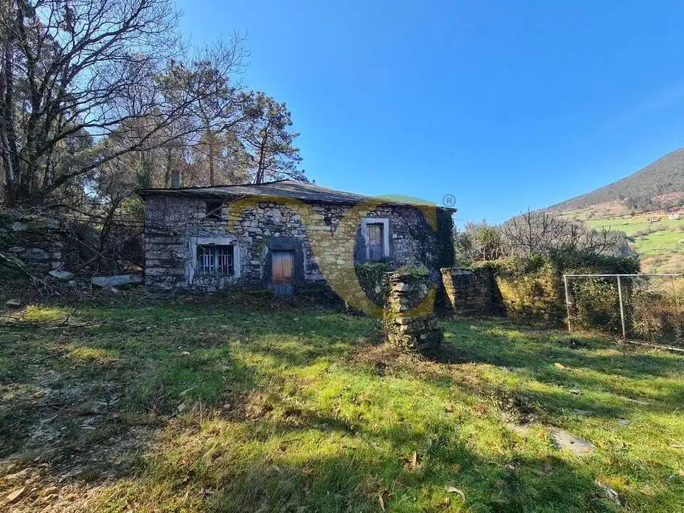 Casa o xalet en venda en Villayón amb Jardí privat