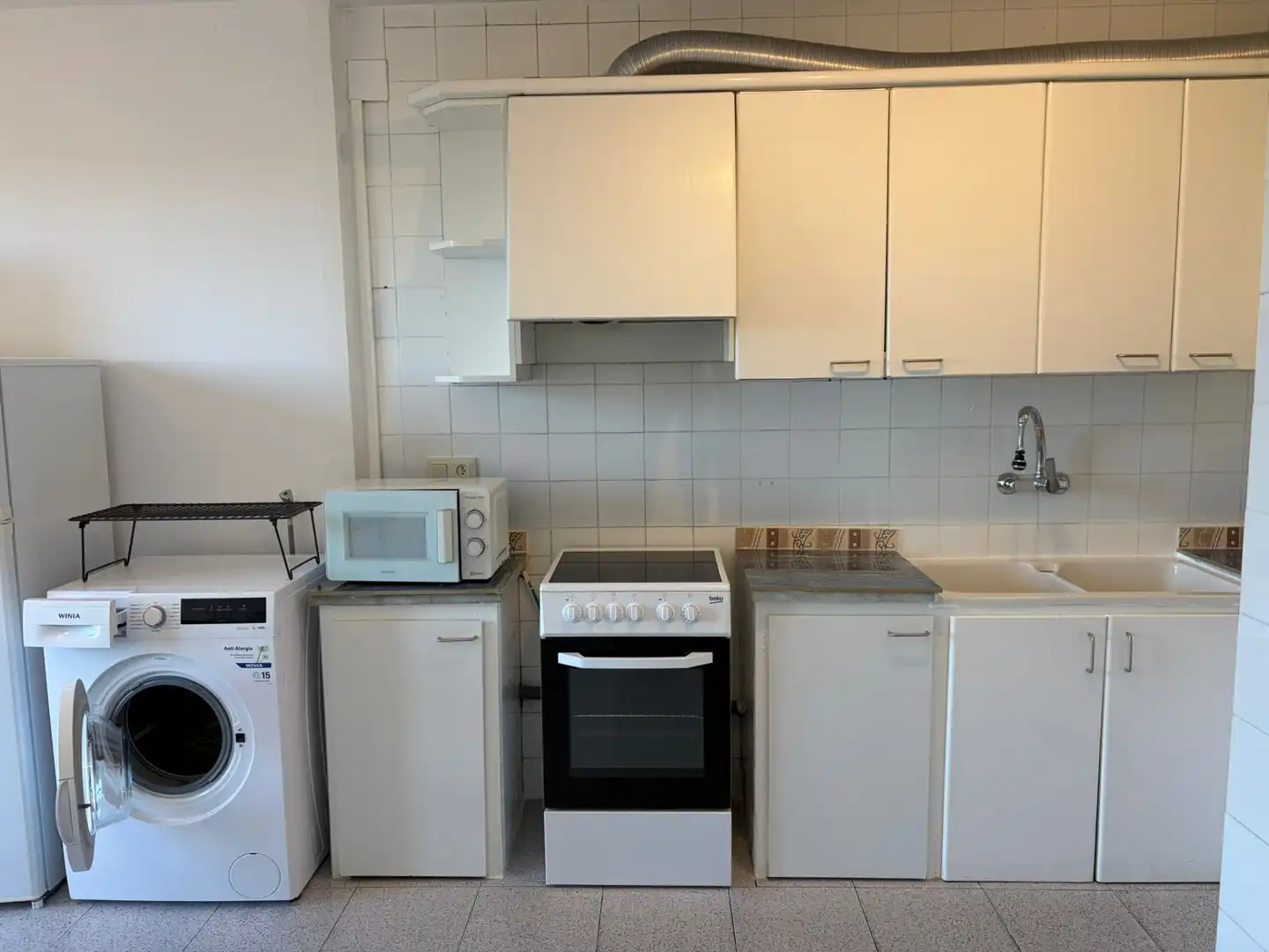 Cocina de Piso de alquiler en Girona con Calefacción, Amueblado y Horno