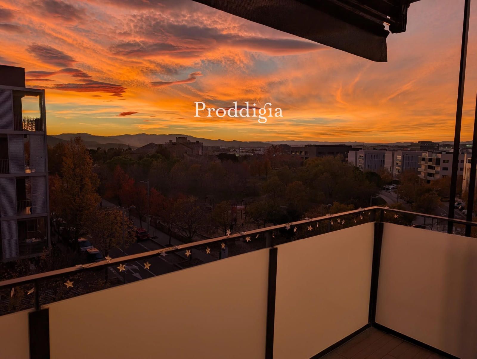 Vista exterior de Àtic en venda en Sant Cugat del Vallès amb Aire condicionat, Calefacció i Terrassa