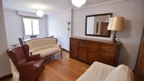 Sala d'estar de Pis en venda en Eibar amb Calefacció, Traster i Moblat