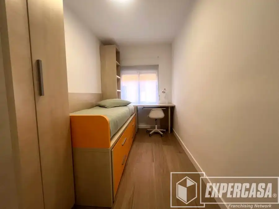 Habitación de Piso de alquiler en Catarroja con Aire acondicionado, Terraza y Amueblado