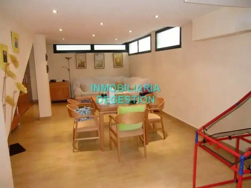 Casa o chalet en venta en Linares con Aire acondicionado, Calefacción y Jardín privado